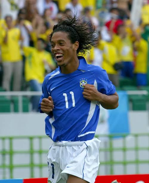 #R11 Ronaldinho